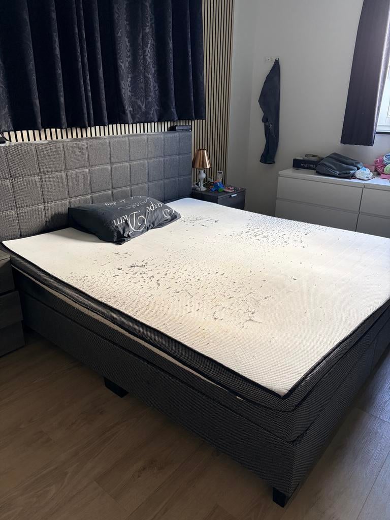 Bed 180x200cm en 2 nachtkastjes, Ophalen, Boxpring, Gebruikt, Tweepersoons
