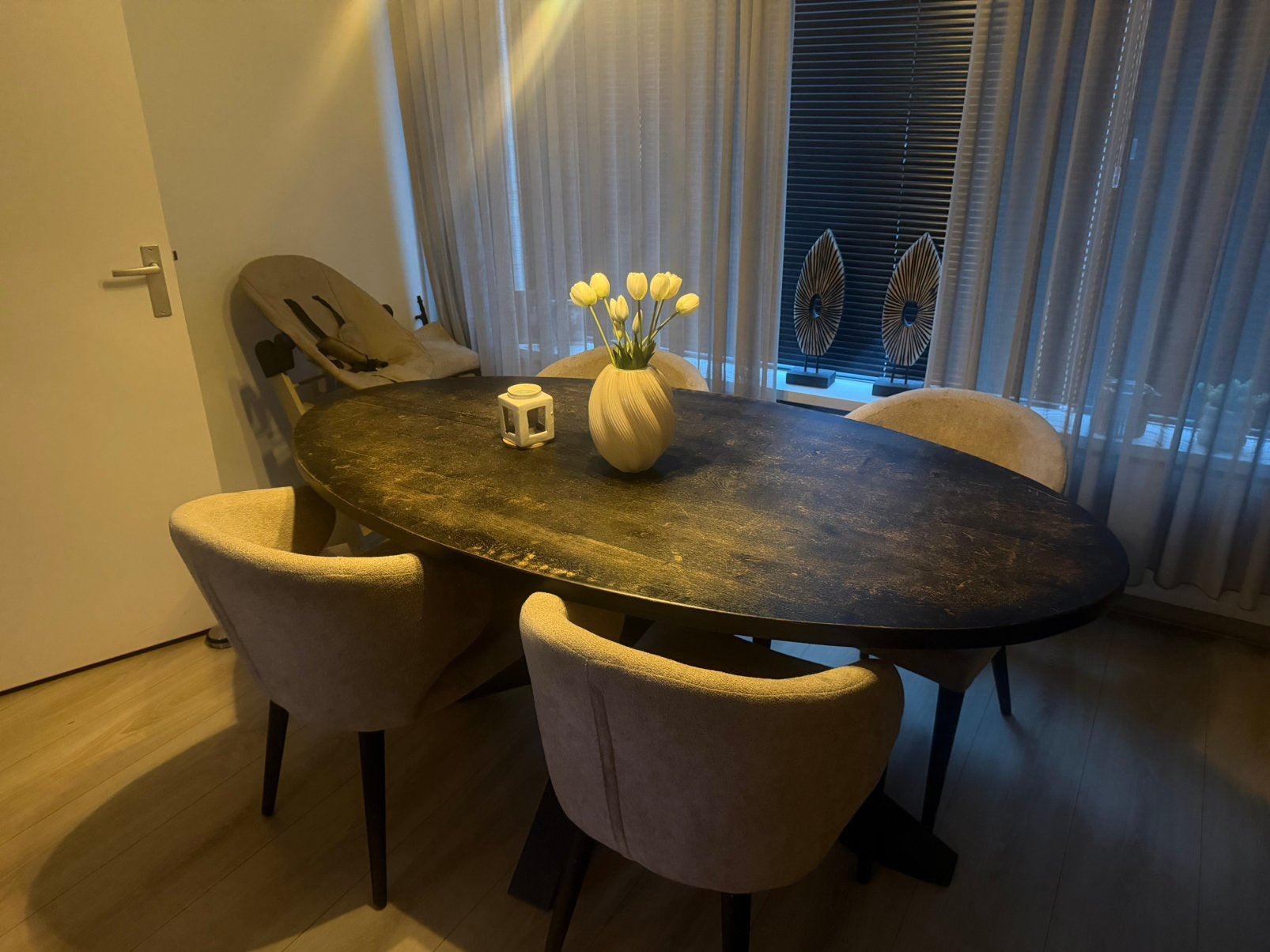 Mangohout eettafel met kruispoot, Ophalen, Gebruikt