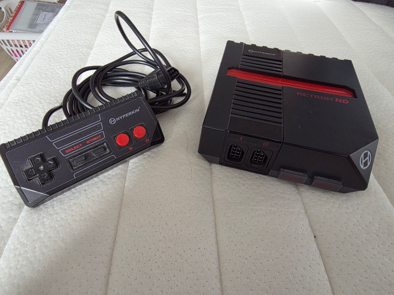 Hyperkin RetroN HD NES Console - Speel je klassiekers!, Spelcomputers en Games, Spelcomputers | Overige, Zo goed als nieuw, Overige merken