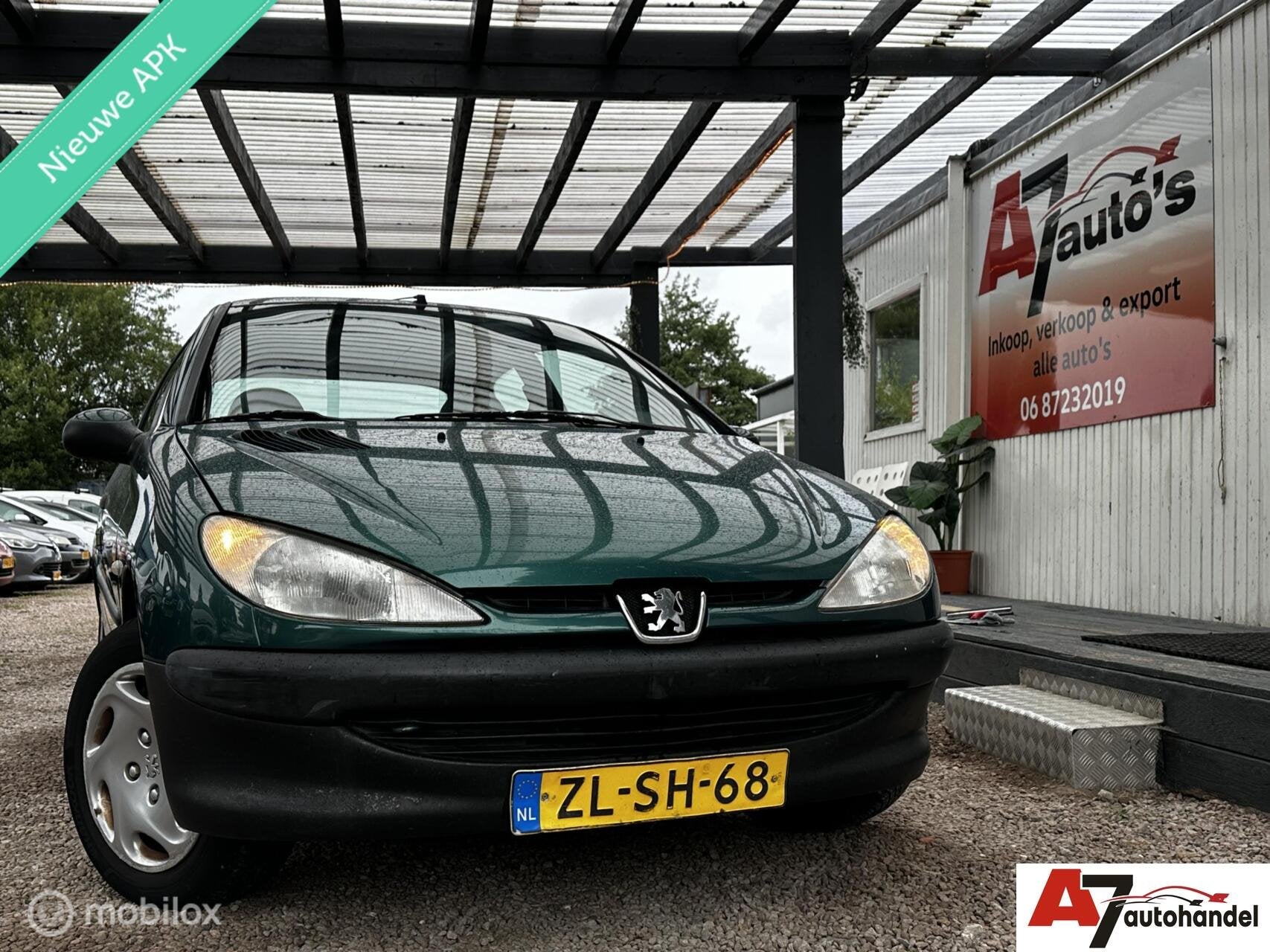 Peugeot 206 1.4 XT Nieuwe APK //Automaat, Auto's, Bedrijf, 75 pk, 1100 kg, 955 kg
