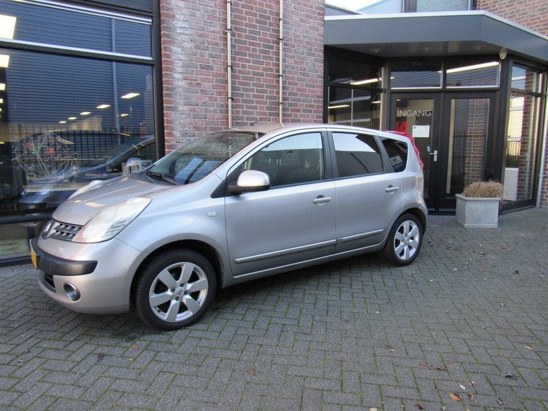 NISSAN Note 1.6 16V 5D FIRST NOTE+ TREKHAAK, Voorwielaandrijving, Gebruikt, Zwart, 4 cilinders