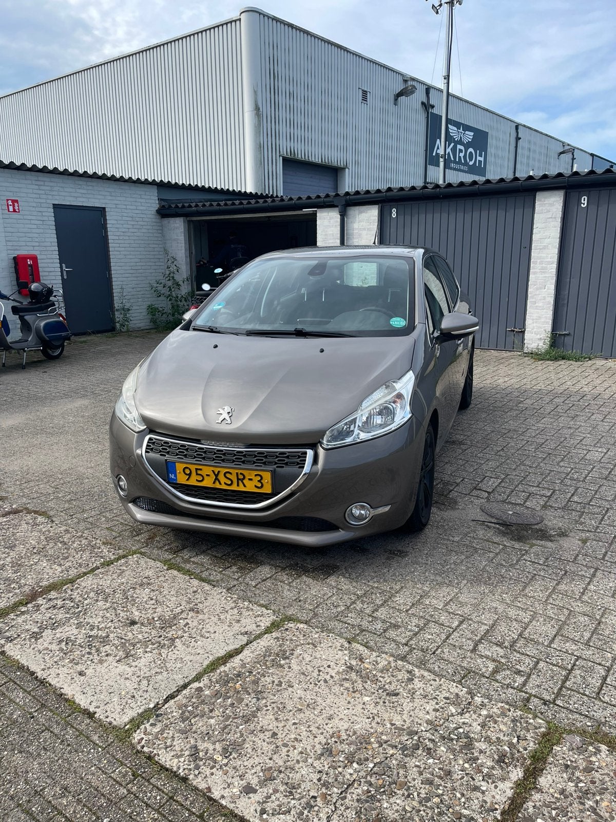 Peugeot 208 1.2 VTI 60KW/82PK 5-D 2012 airco navi cruise pdc, Auto's, Voorwielaandrijving, 31 €/maand, 1199 cc, Origineel Nederlands