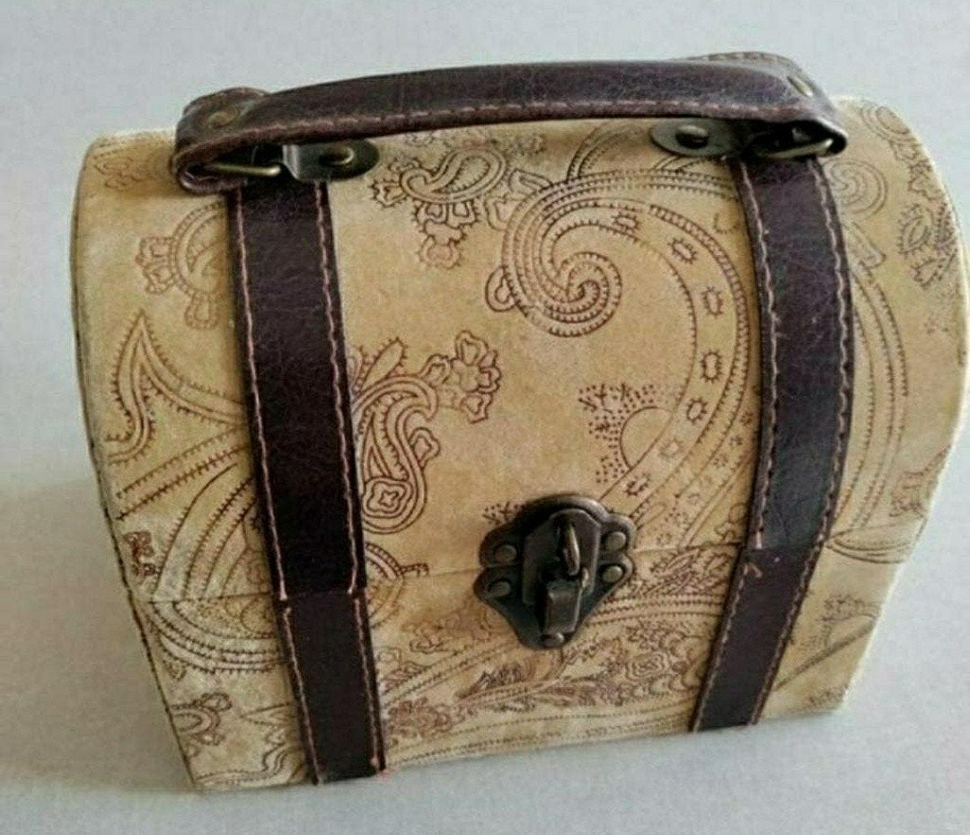 Schatkistje,opbergkastje,hout,Fluweel,Leer,slotje,snuisterij, Ophalen of Verzenden