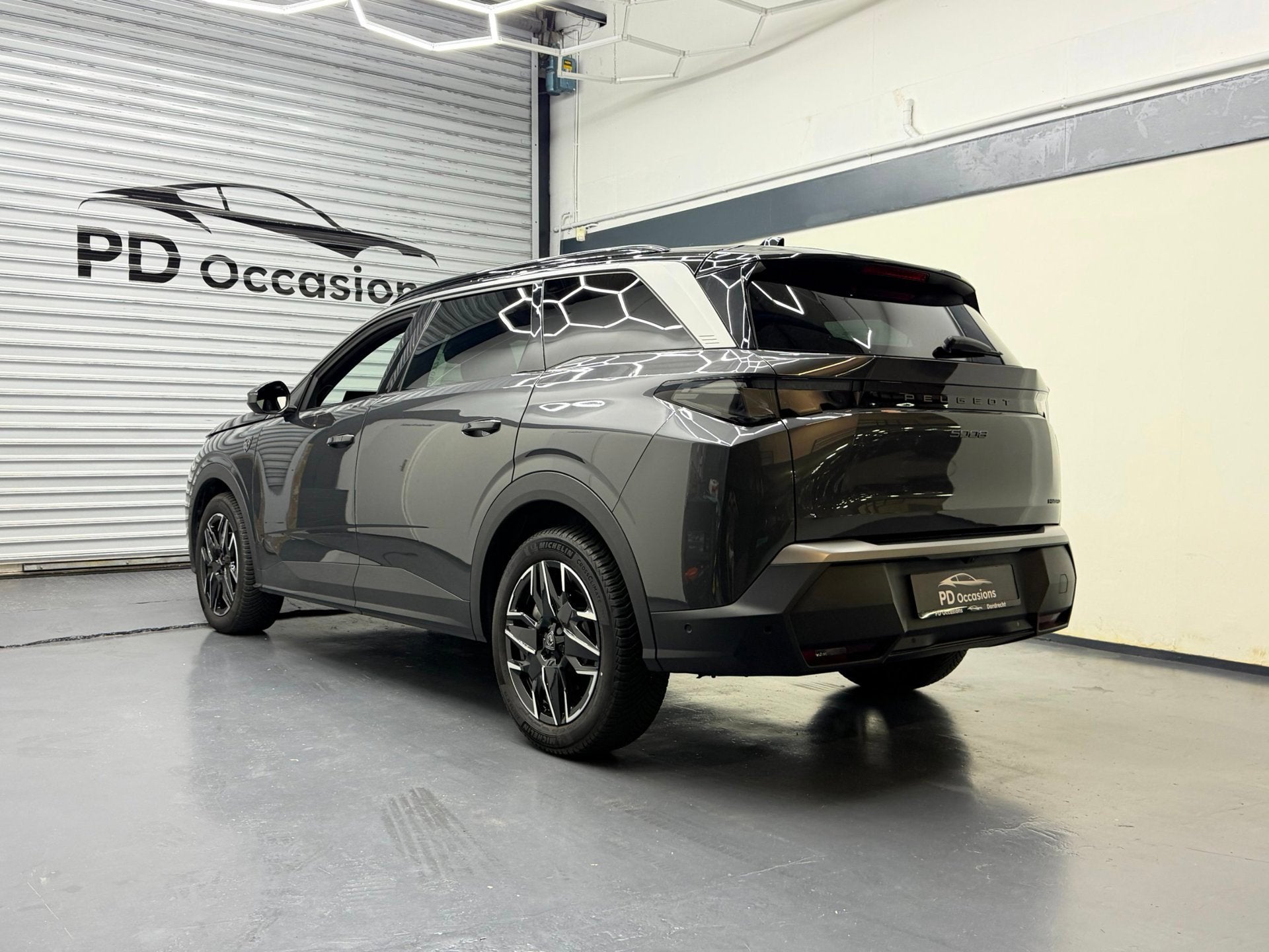 Peugeot 5008 1.2 Hybrid 145 GT - Camera - 7 persoon - Clima, Auto's, 145 pk, Gebruikt, Zwart, 1199 cc