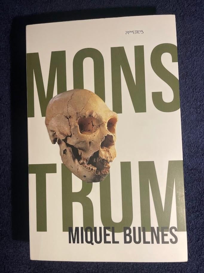Boek: Monstrum – Miquel Bulnes., Gelezen, Miquel Bulnes. , Ophalen of Verzenden, Nederland