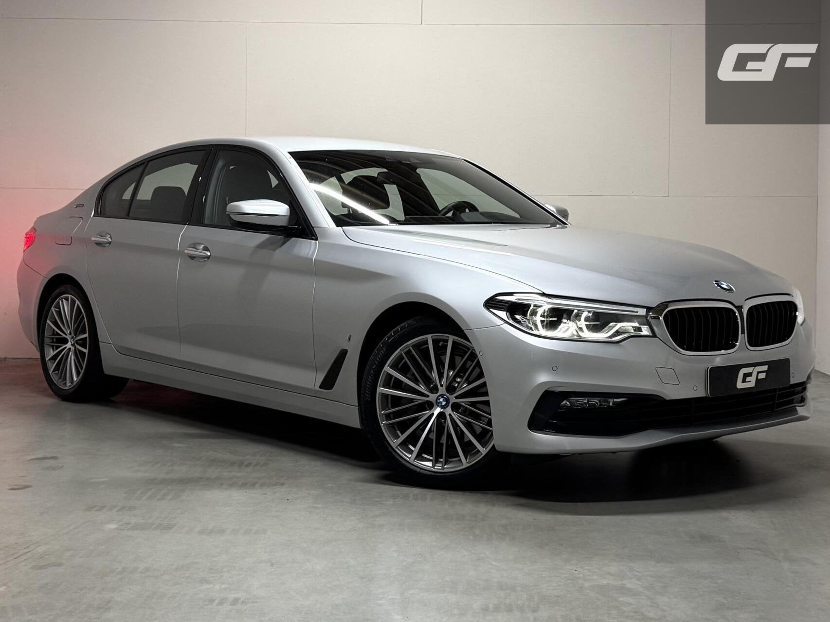 BMW 5-serie 530e iPerformance M-Sport Leer Sfeer CarPlay Mem, Auto's, Automaat, 1998 cc, Achterwielaandrijving, Gebruikt