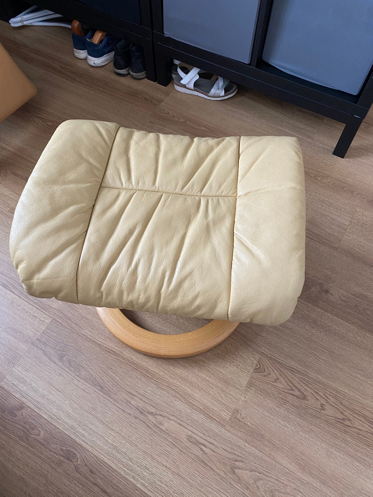 Stressless voetenbank geel, leder, Ophalen, Zo goed als nieuw, Rechthoekig, Leer