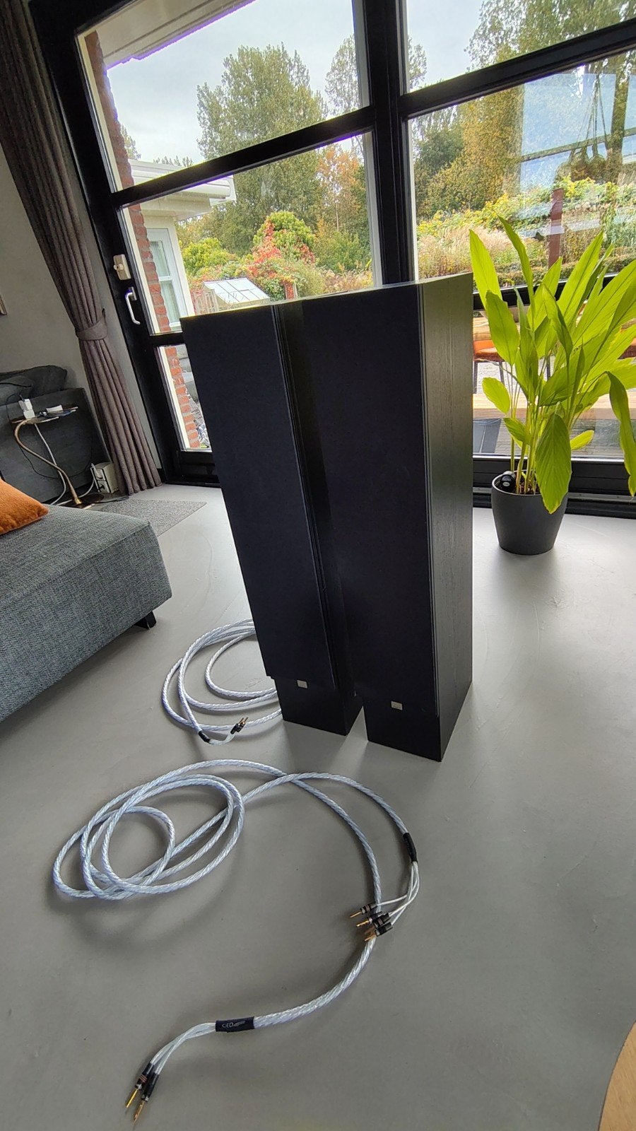 DALI Ikon 6 MK2 Vloerstaande Luidsprekers met QED Kabels, Audio, Tv en Foto, Ophalen, Vloerstaande luidspreker, Inclusief kabels