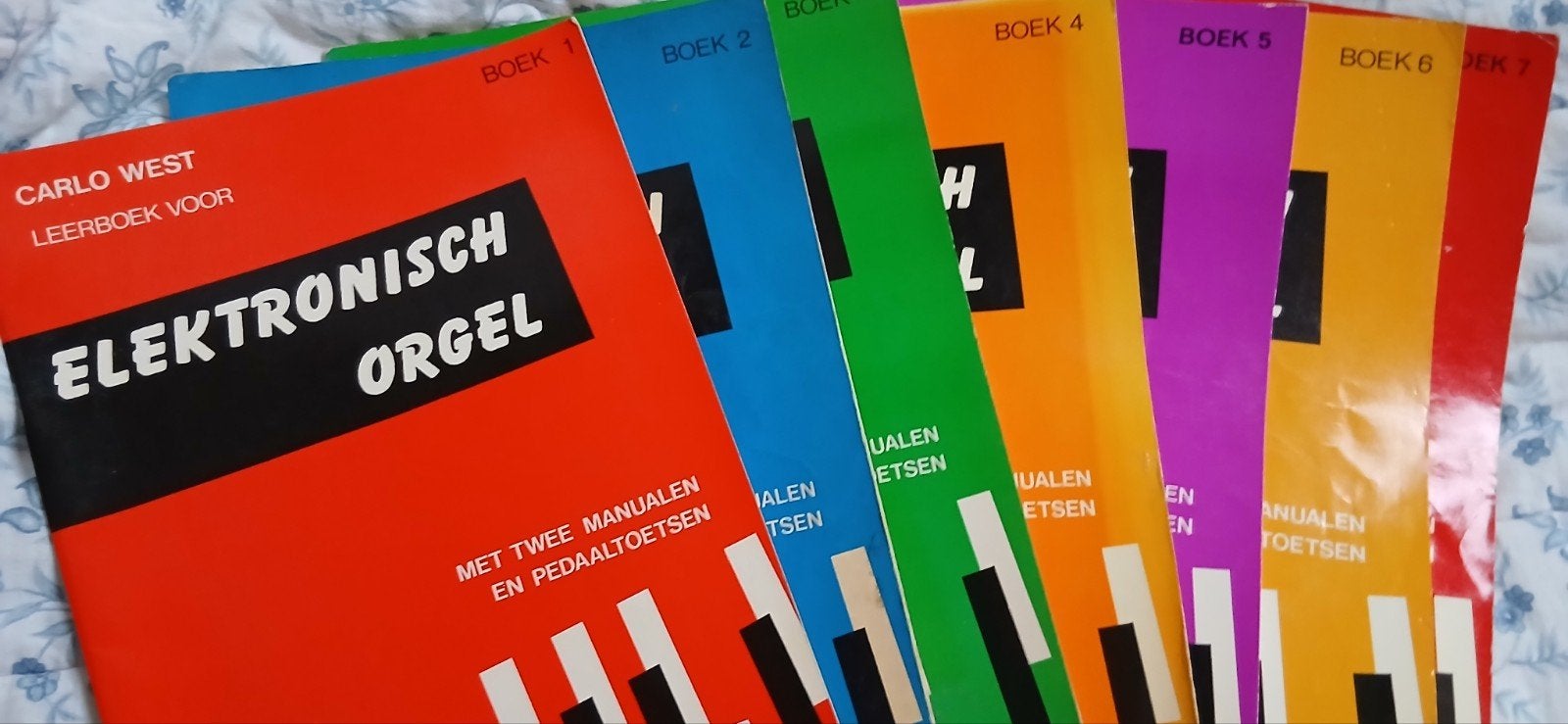 maar liefst 7 lesboeken van Carlo West om orgel of Keyboard, Orgel, Gebruikt, Les of Cursus, Ophalen of Verzenden