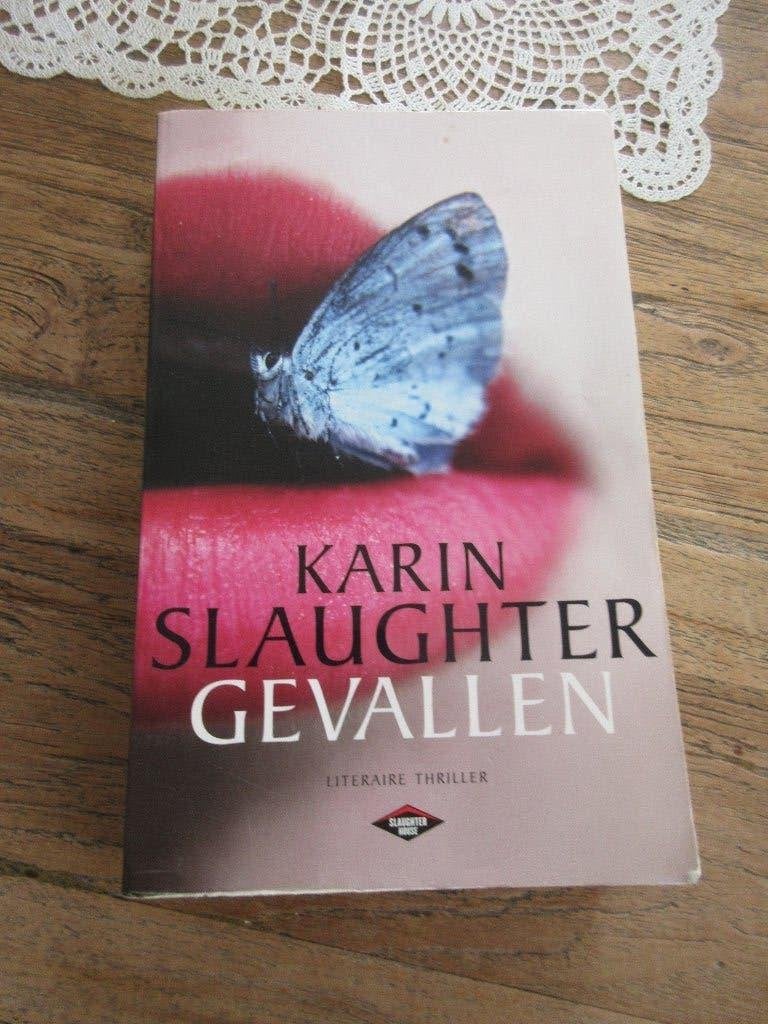 Gevallen. Karin Slaughter, Boeken, Ophalen of Verzenden, Gelezen, Karin Slaughter