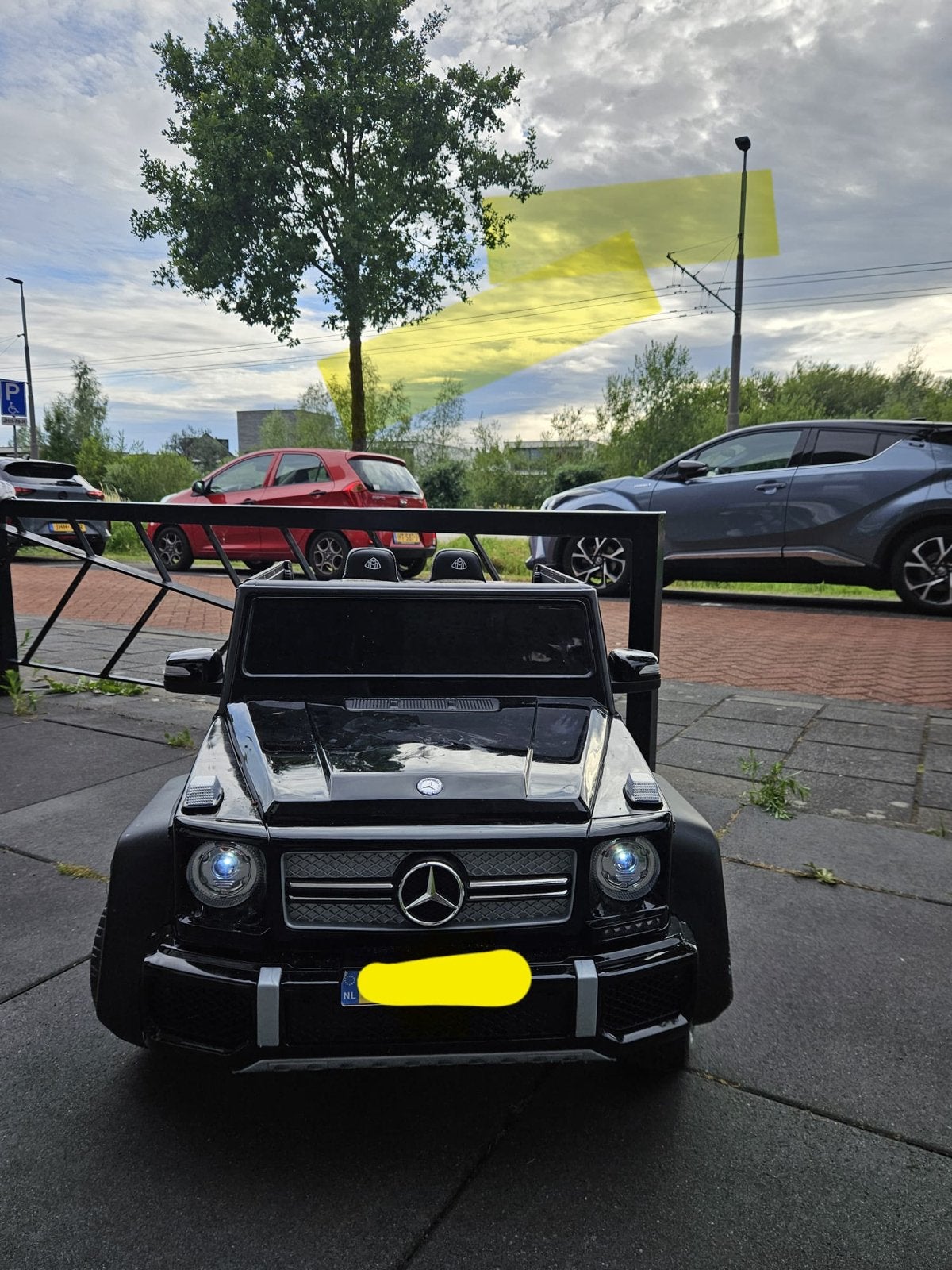 Mercedes-Benz Maybach G650 Kinderauto met Afstandsbediening, Ophalen of Verzenden, Zo goed als nieuw, Afstandsbediening