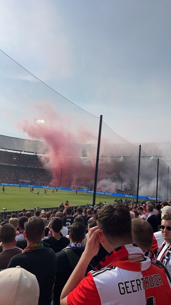 2 kaartjes Feyenoord AZ, vak VV, Losse kaart, Twee personen, Oktober