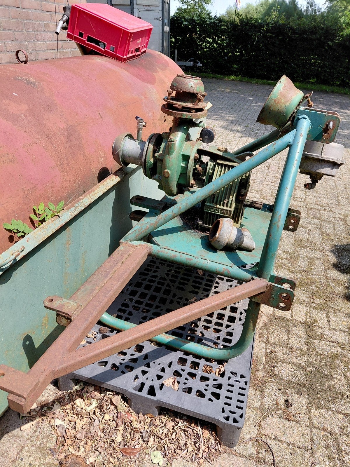 Caprari aftakas waterpomp met zuigkap (afbouw nodig), Ophalen