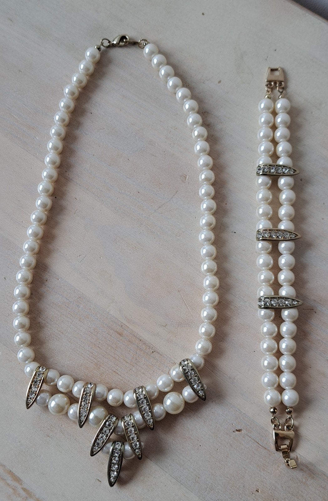 Parelketting met bijpassende armband, Ophalen of Verzenden, Zo goed als nieuw, Goud, Overige materialen