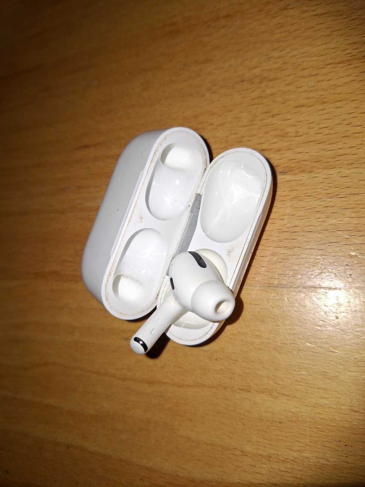 linker Originele Apple AirPod Pro (1e gen) met oplaadcase (A, In-ear, Gebruikt, Draadloos, Ophalen of Verzenden