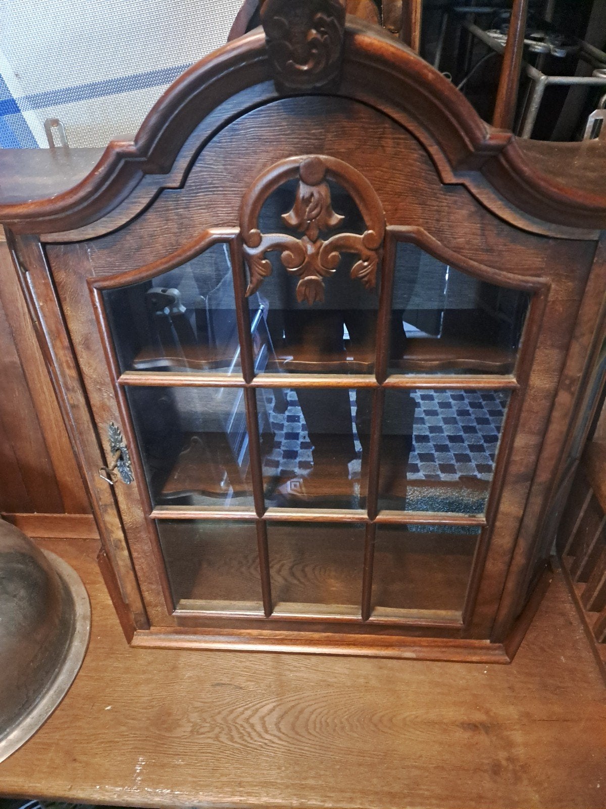 Leuk vitrine kastje, Ophalen, 50 tot 100 cm, Zo goed als nieuw, Minder dan 100 cm