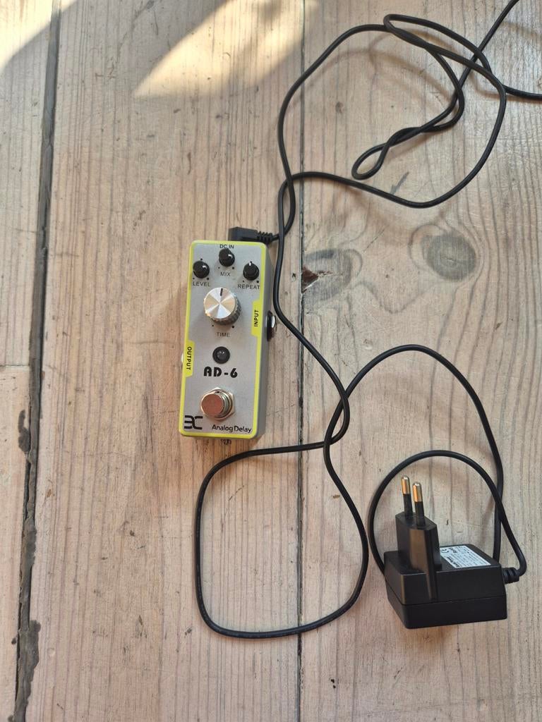 AD-6 Analog Delay Pedaal - Compact en Warm Geluid, Muziek en Instrumenten, Effecten, Ophalen of Verzenden, Gebruikt, Delay of Echo