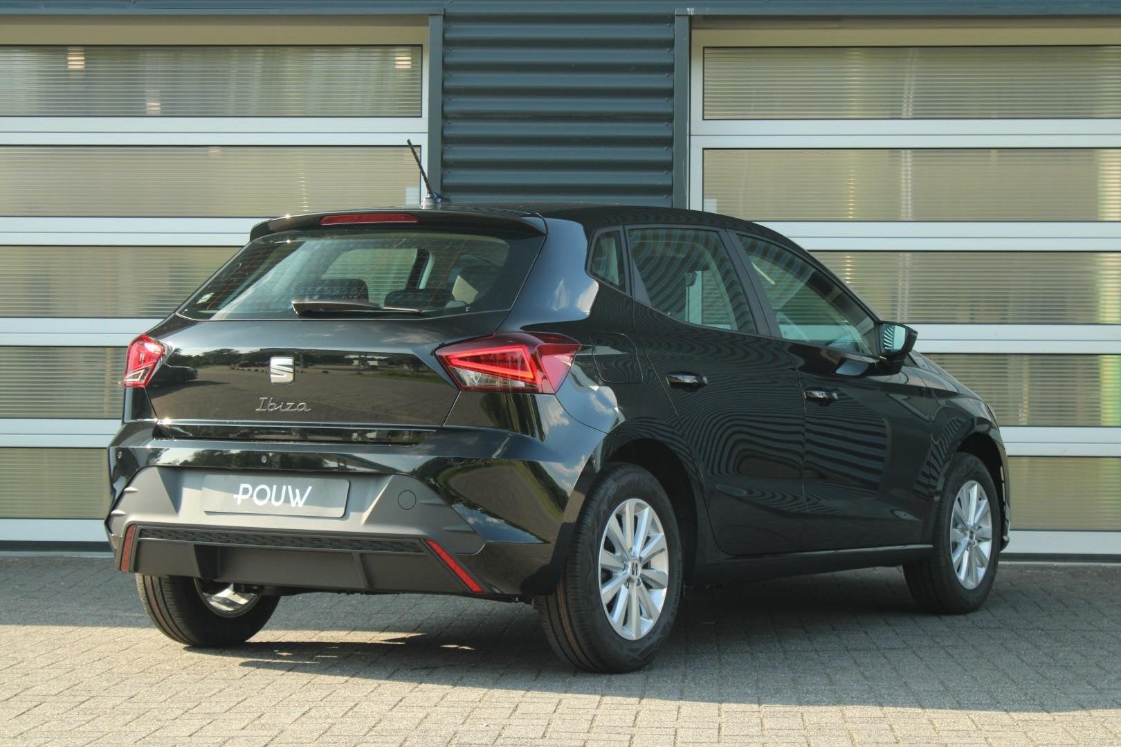 SEAT Ibiza 1.0 EcoTSI 95pk Reference | 15" Velgen | Airco, Voorwielaandrijving, 12 maanden, Stof, Bedrijf