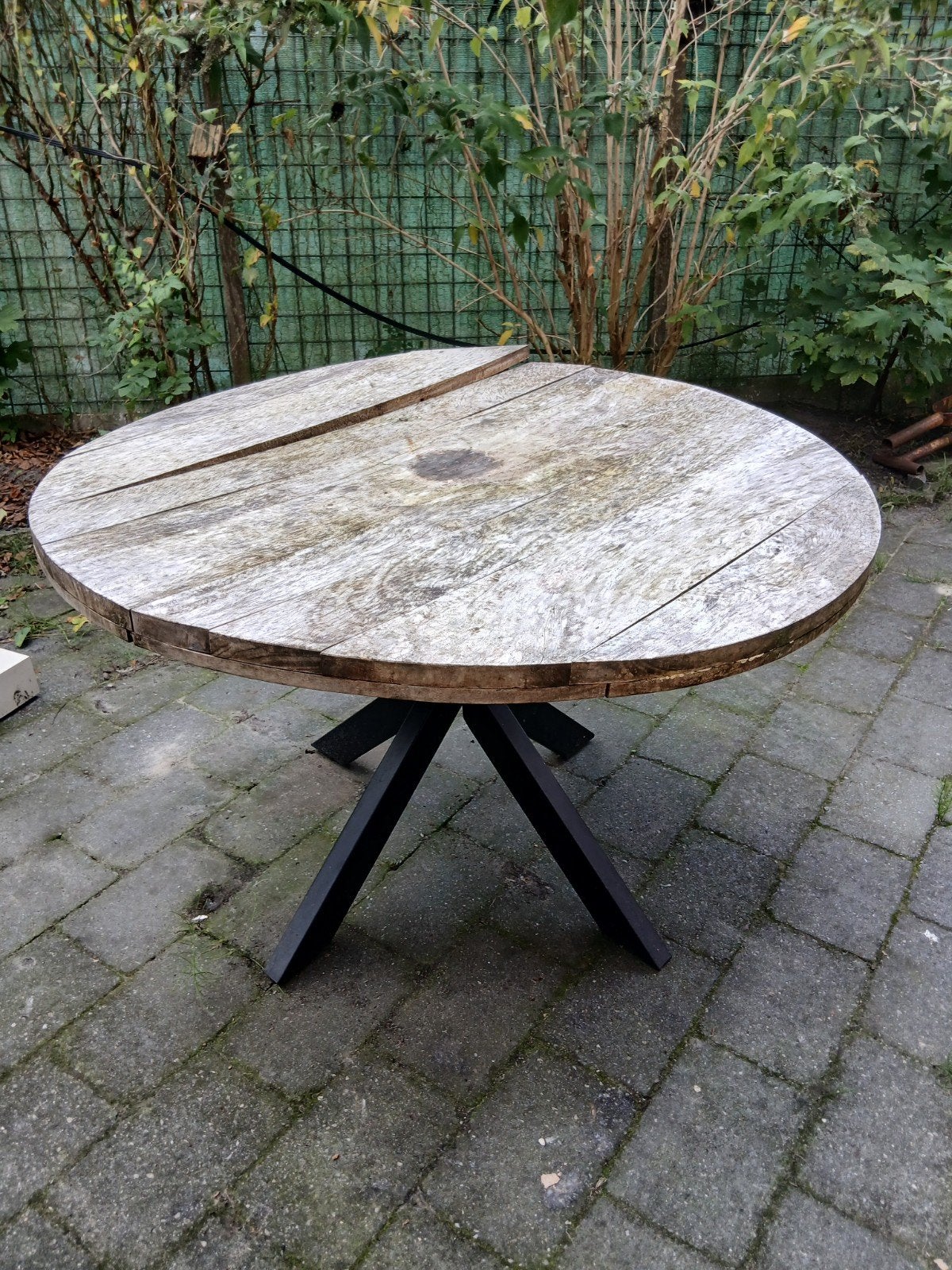 ronde (buiten) tafel. OPKNAPPER. ZIE FOTO, Ophalen, Gebruikt, Rond, Hout