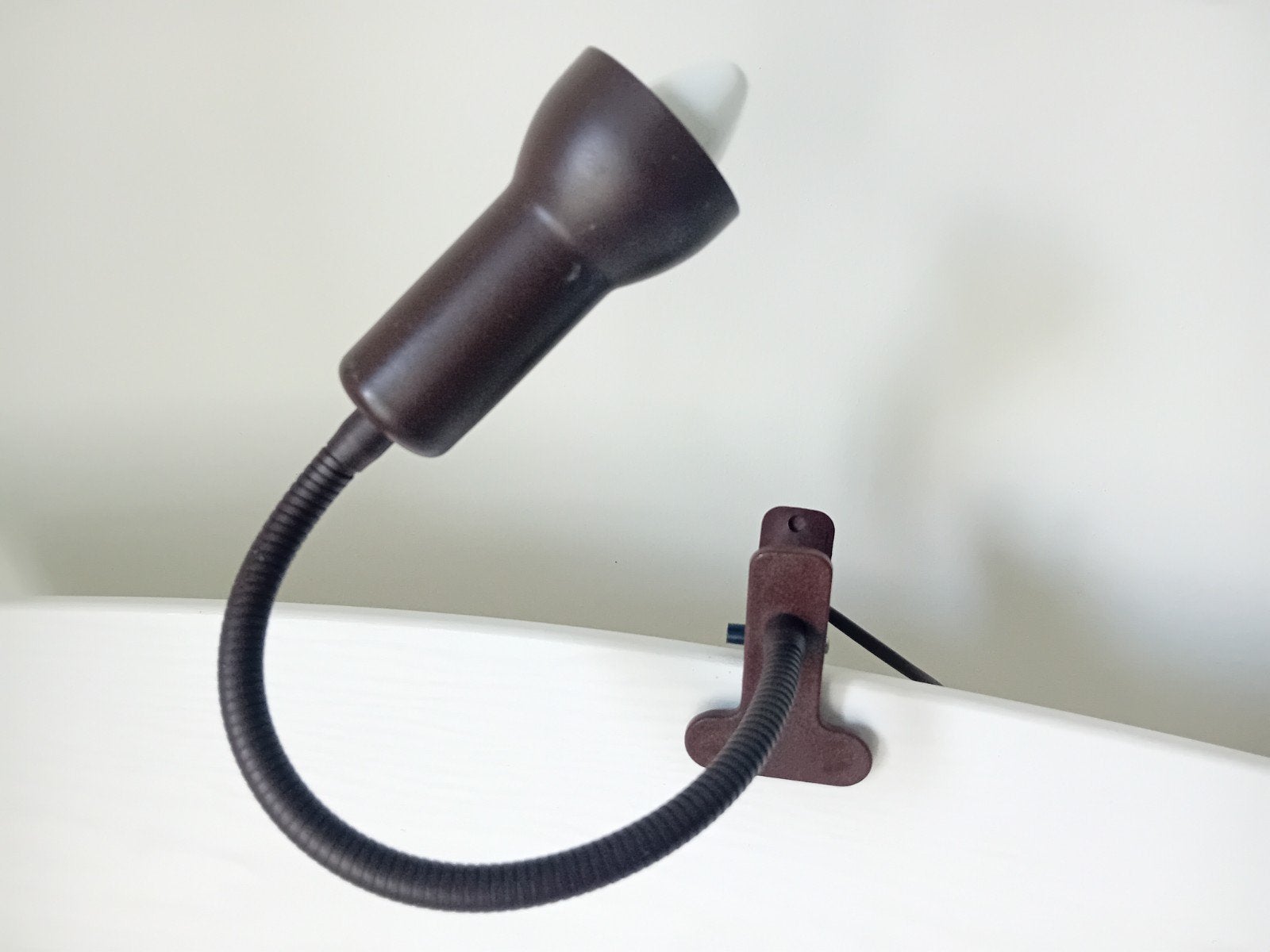 Vintage Bruin Klemspotje met Flexibele Arm, Met schakelaar, Gebruikt, Ophalen of Verzenden, Bruin