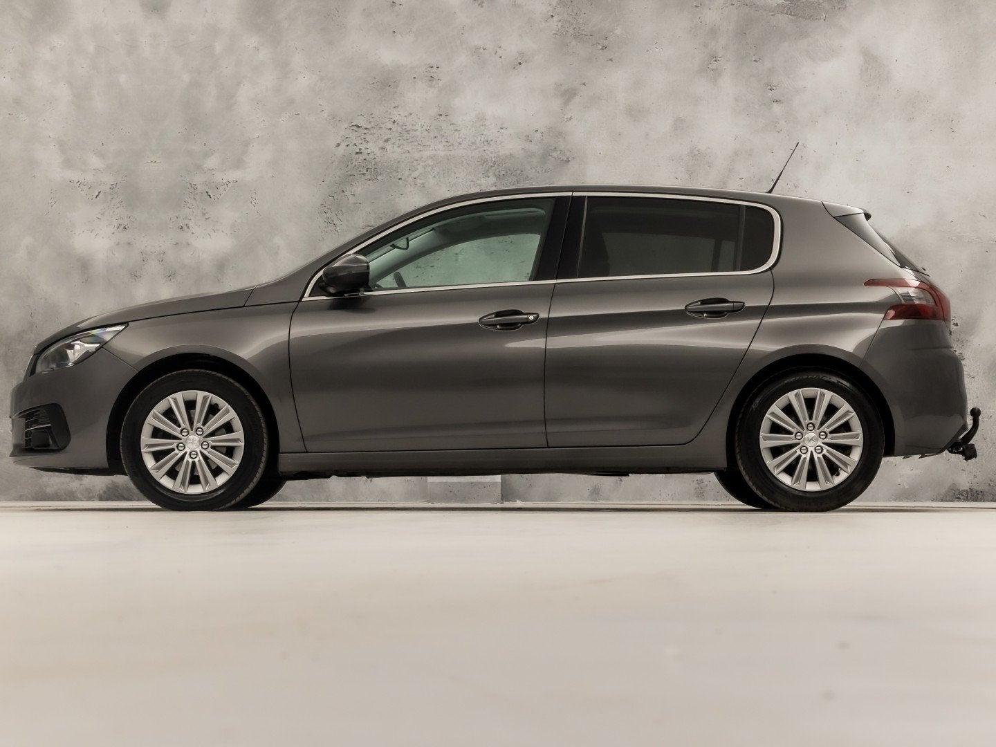 Peugeot 308 1.2 PureTech Allure Sport 131Pk (PANORAMADAK, 1e, Auto's, Peugeot, 12 maanden, Gebruikt, 1199 cc, Leder en Stof