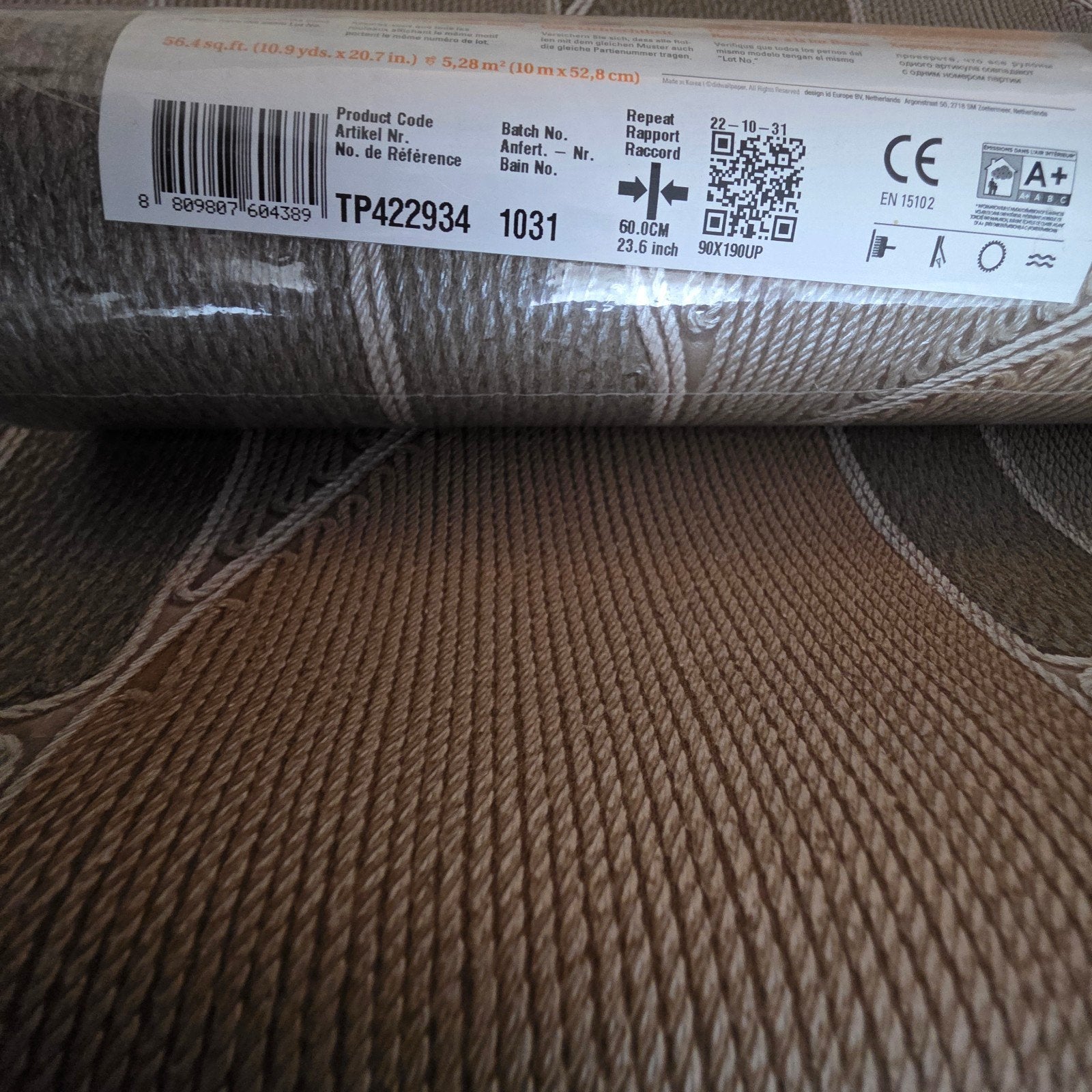 Behang: Dutch Wallcoverings Exclusive Threads Bruin/Beige, Huis en Inrichting, Stoffering | Behang, Ophalen, Overige merken, Geometrisch