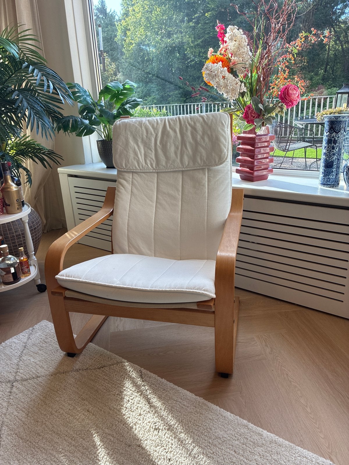 Comfortabele Poang stoel met witte kussens, Ophalen, Gebruikt, Wit, Eén