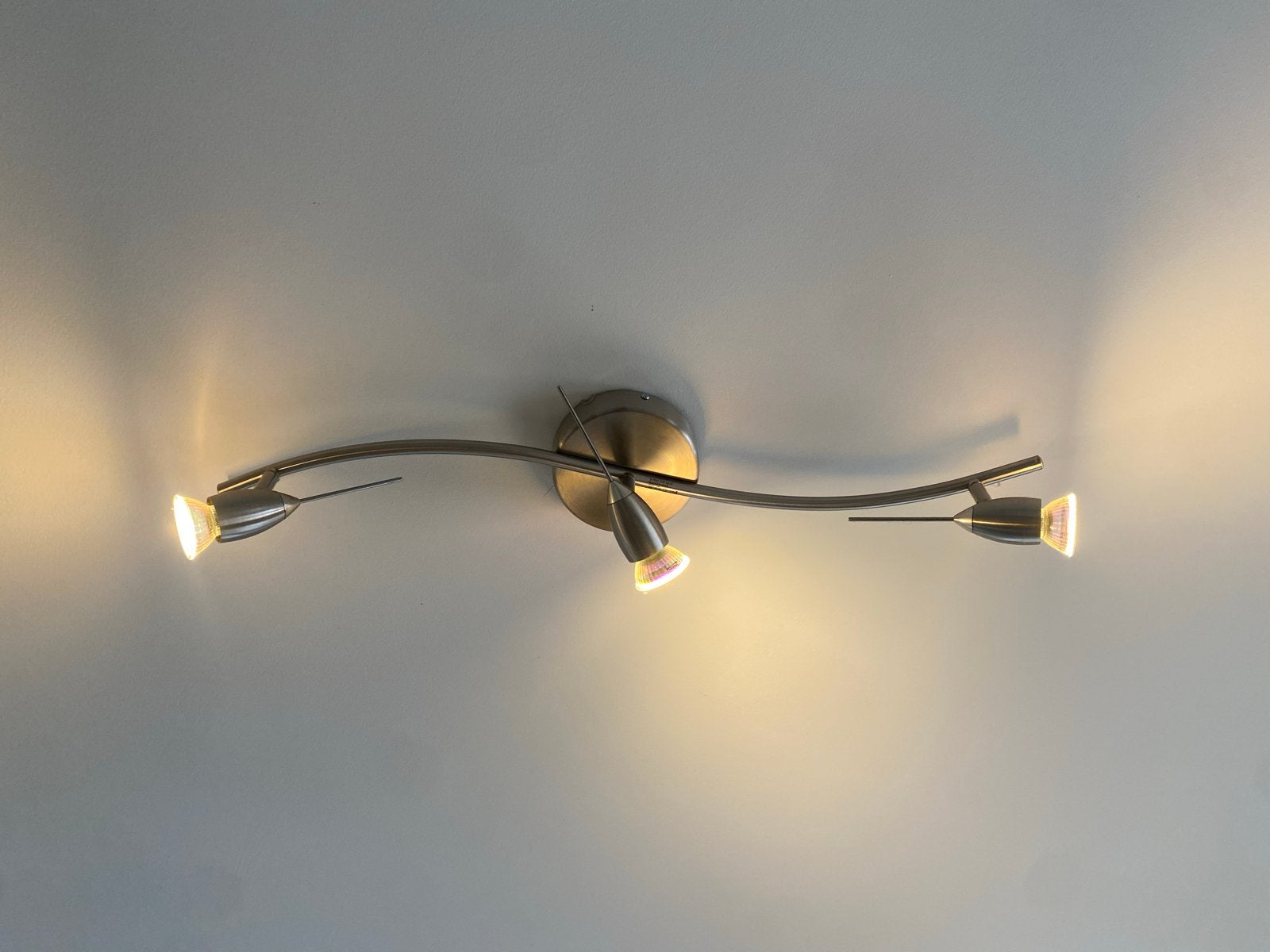 IKEA HUSINGE Plafondlamp met 3 verstelbare spots, Ophalen, Gebruikt, GU10, LED