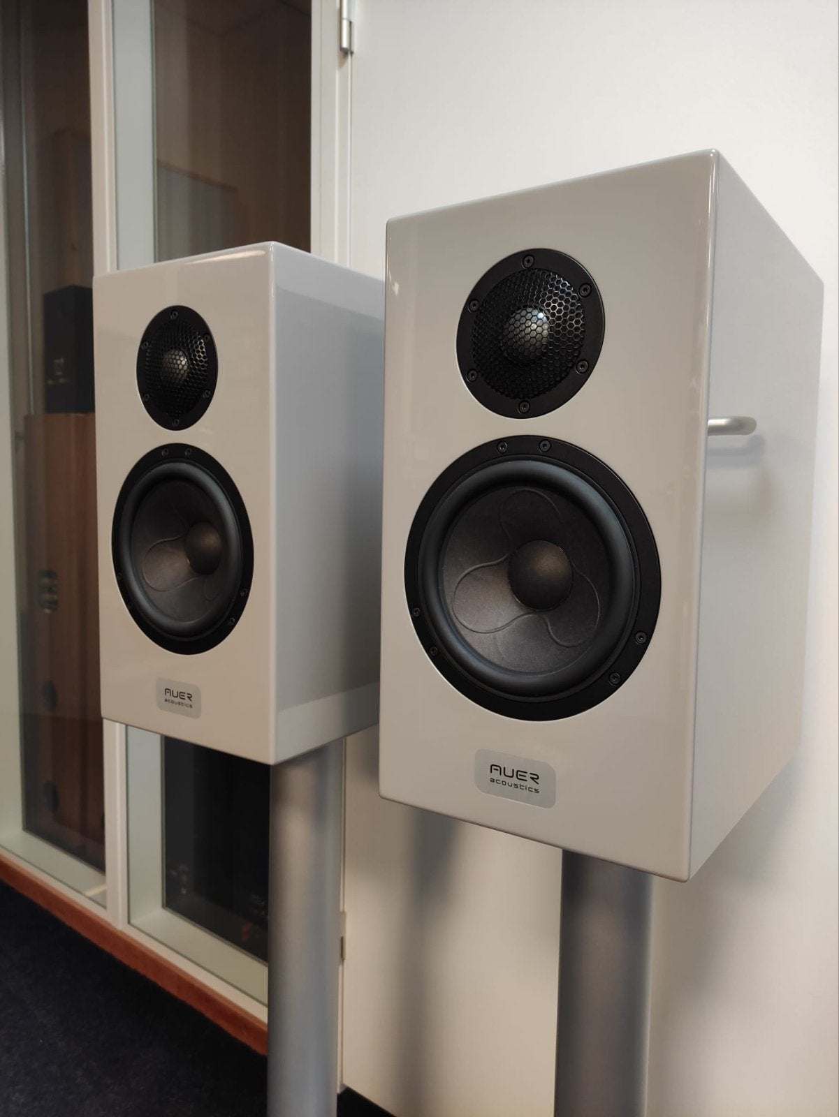 Auer Acoustics Versura Mini / V0 - High-end monitorluidsprek, Inclusief standaarden, ., Zo goed als nieuw, .