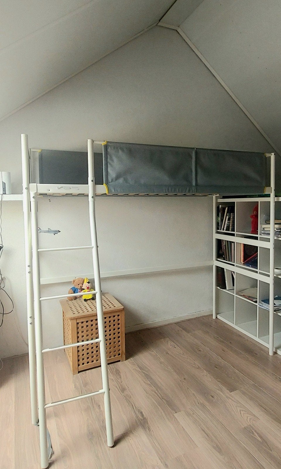 IKEA VITVAL hoogslaper 90x200 cm zonder matras, Huis en Inrichting, Slaapkamer | Stapelbedden en Hoogslapers, Ophalen, Gebruikt