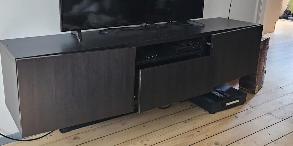 IKEA TV meubel - Modern en functioneel, Ophalen, Gebruikt, 150 tot 200 cm, Minder dan 100 cm