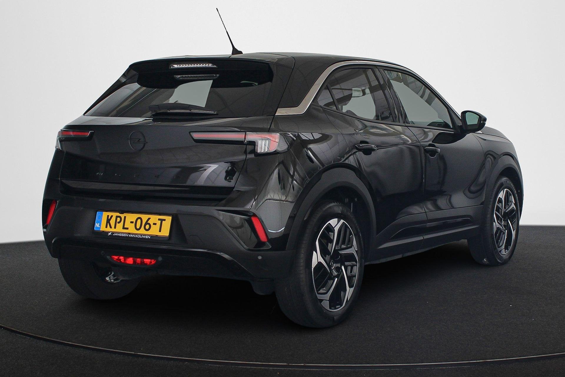 Opel Mokka Electric Long Range Ultimate 54 kWh Massage Stuur, Auto's, Gebruikt, 156 pk, Mokka-e, Alcantara