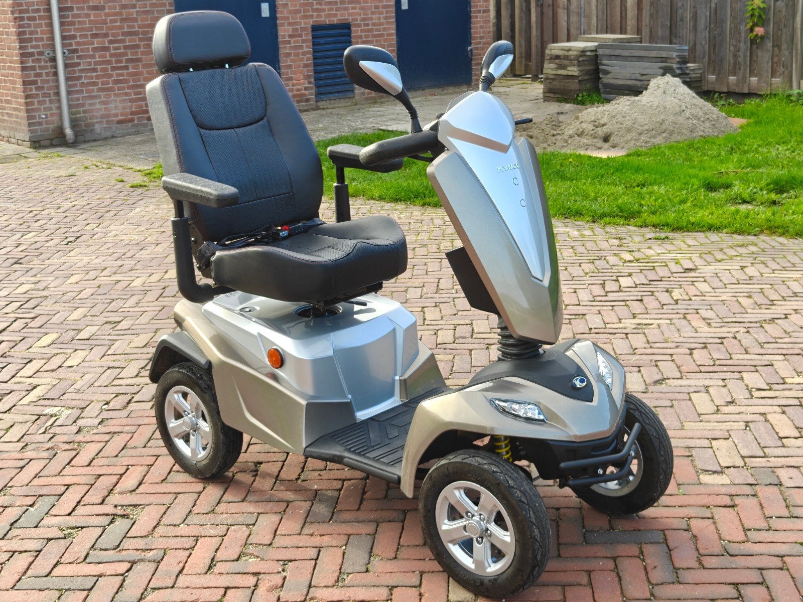 Kymco New Maxer in zeer nette staat 19 km/u. Accu's perfect., Ophalen, Zo goed als nieuw, 46 km of meer, 16 km/u of meer