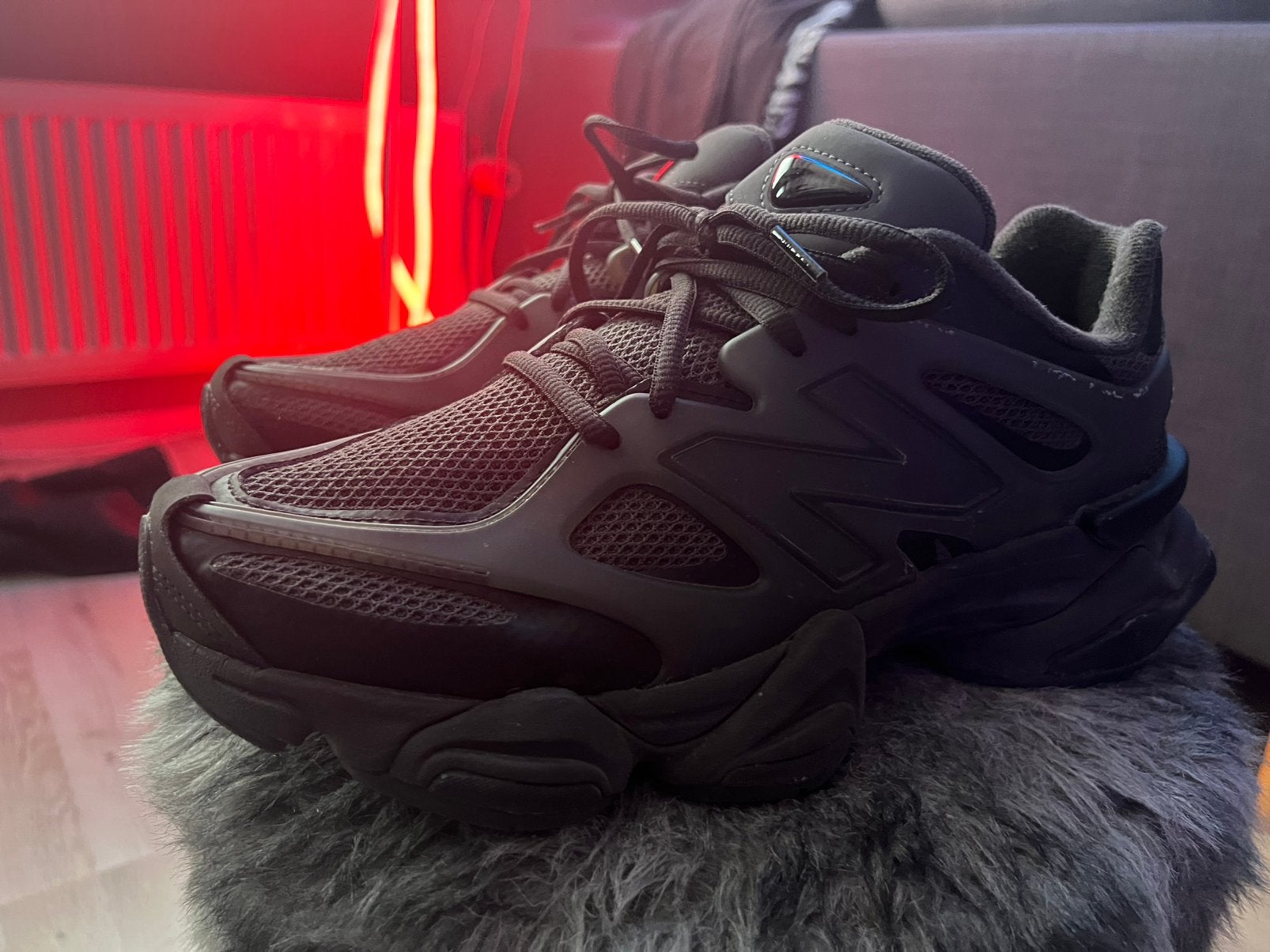 NewBalance 9060 black matte 43 - like new, Ophalen of Verzenden, Zo goed als nieuw, Zwart