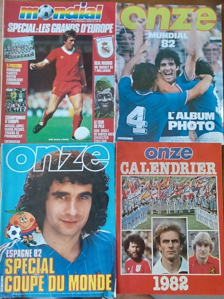 4 Franse voetbalmagazines //WK voetbal 1982 // goede staat//, Verzenden, 1980 tot heden, Tijdschrift