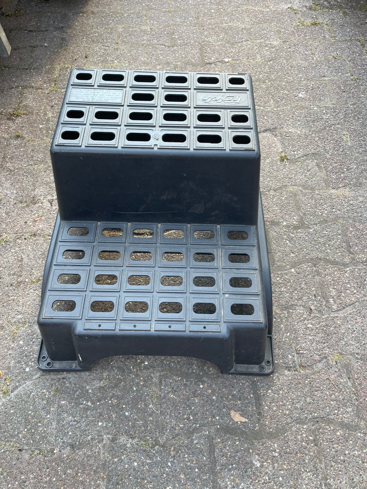Kunststof opstapje, Ophalen, Zo goed als nieuw
