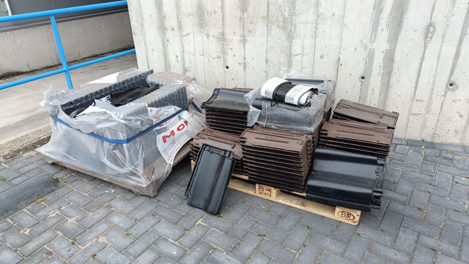 Nieuwe en gebruikte dakpannen, diverse kleuren en types, Doe-het-zelf en Verbouw, Dakpannen en Dakbedekking, Ophalen of Verzenden