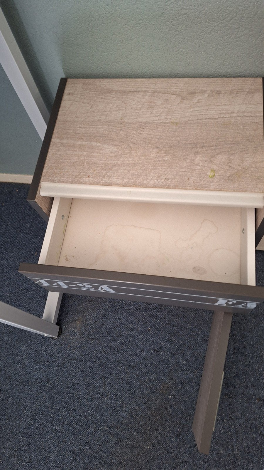 Leuk nachtkastje met lade en gebruikerssporen, Ophalen, Gebruikt, Minder dan 45 cm, Minder dan 55 cm