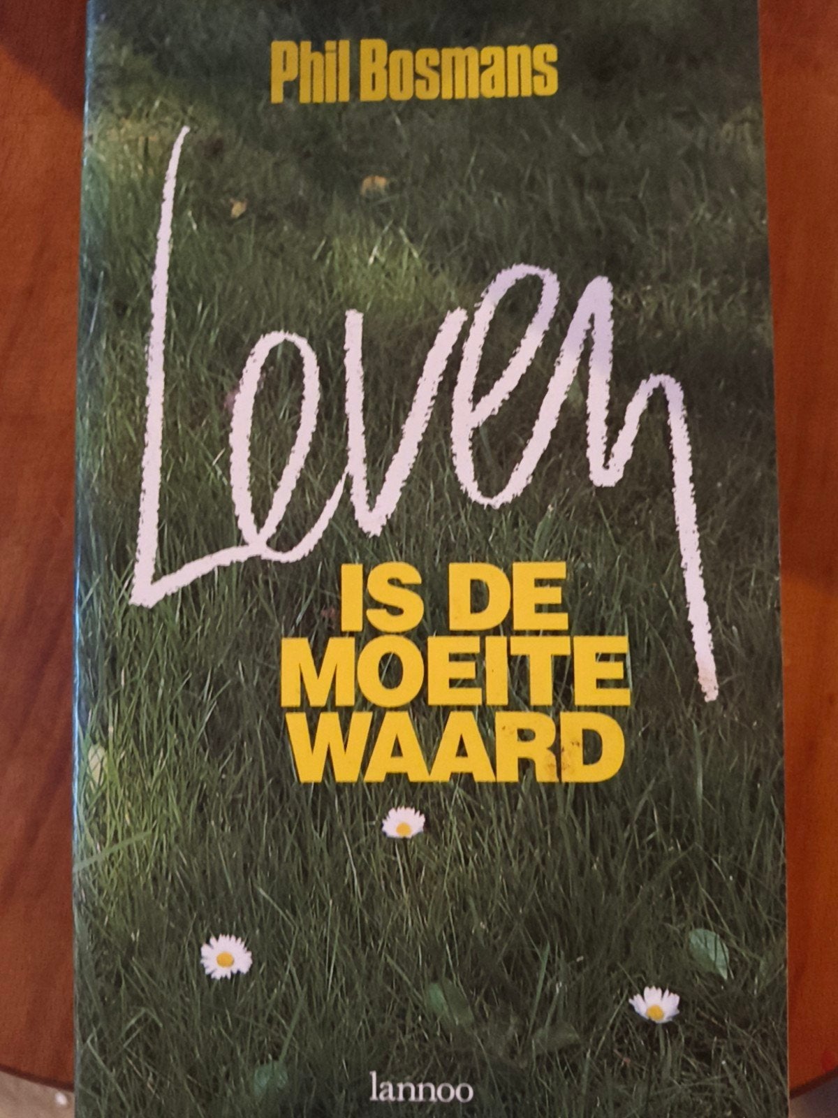 Leven is de moeite waard - Phil Bosmans, Ophalen of Verzenden, Gelezen, Phil Bosmans, Nederland