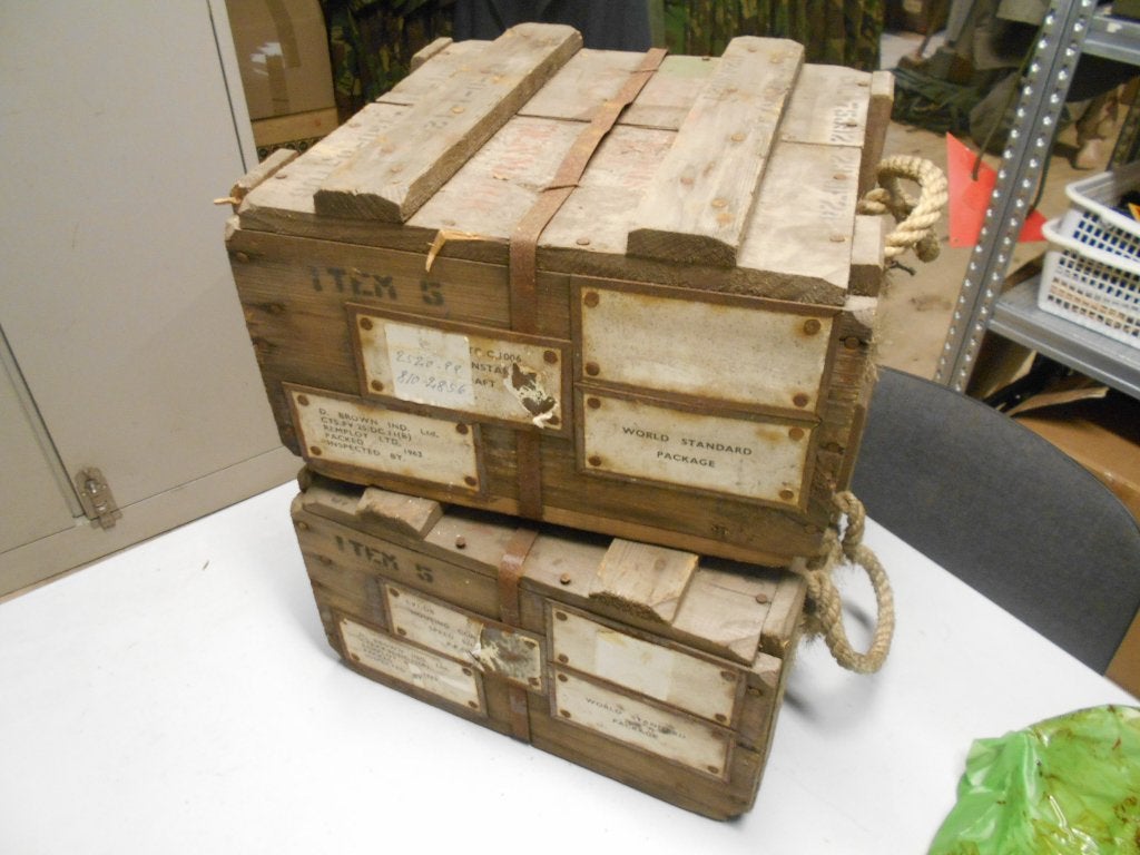 Houten kisten met tank onderdeel UK (ca 30x30x20 cm), Minder dan 50 cm, Gebruikt, Minder dan 50 cm, Ophalen of Verzenden