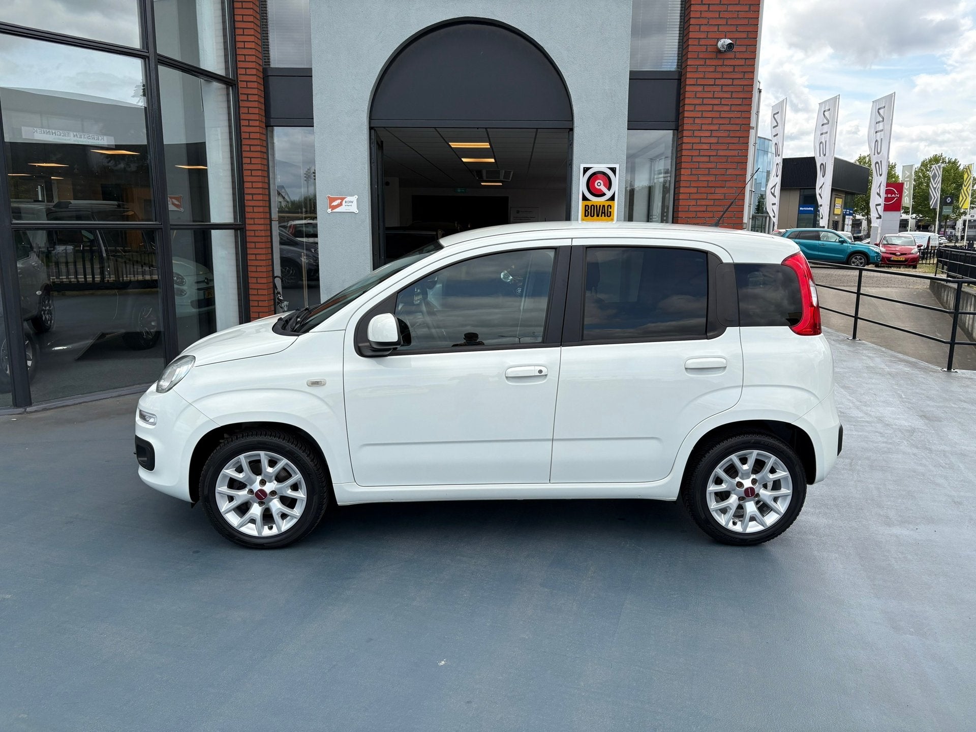 Fiat PANDA 1.2 LOUNGE AIRCO HOGE INSTAP, Auto's, Gebruikt, Wit, Bedrijf, Handgeschakeld