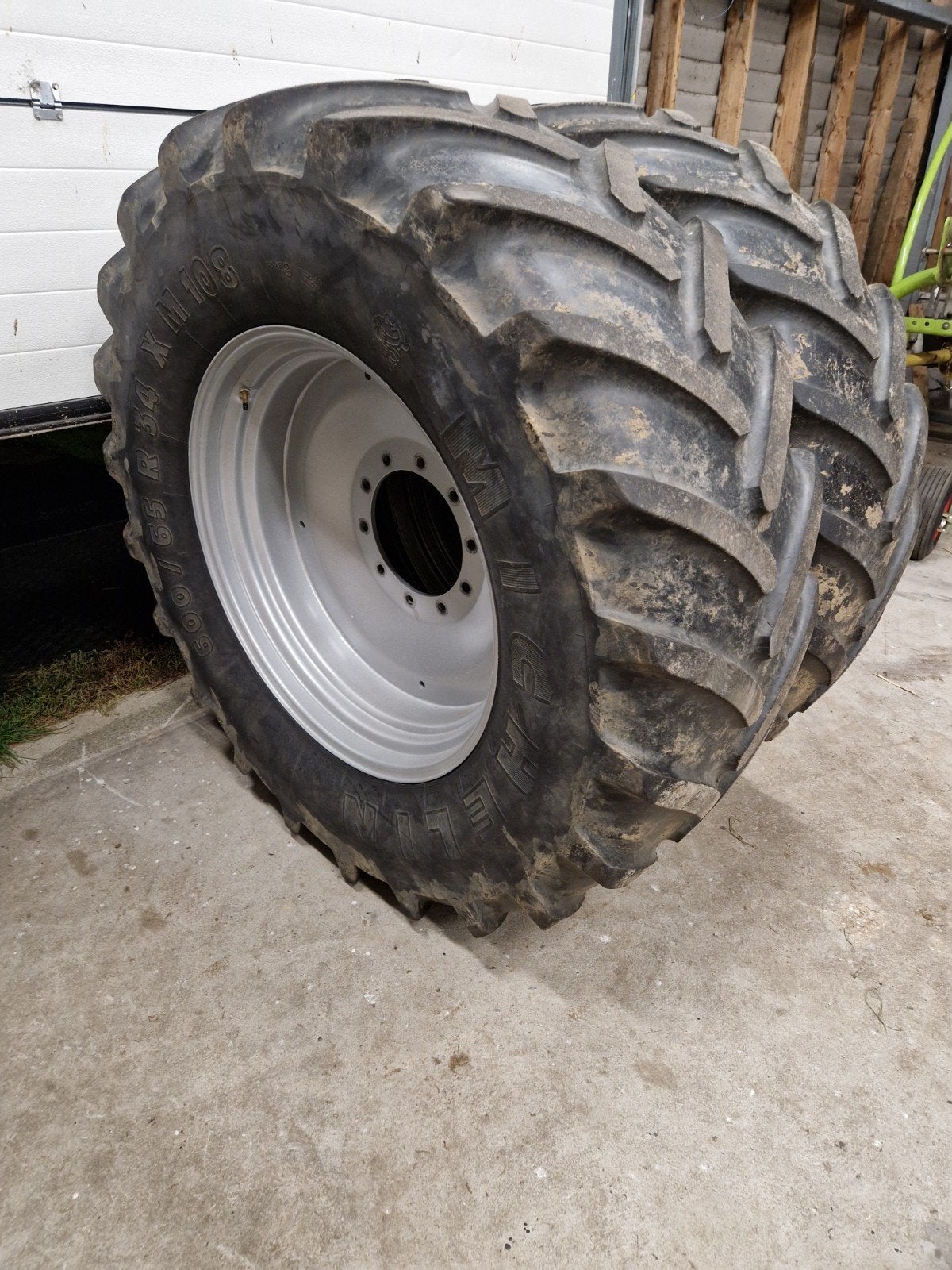 MICHELIN XM108  Mitas 380/105r54  ( CASE) Velgen 23 X R30 en, Ophalen