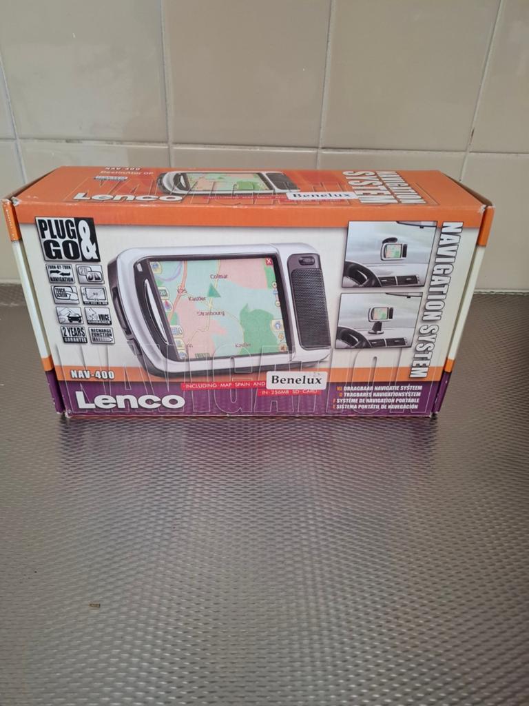 Lenco NAV-400 Navigatiesysteem Benelux - Plug & Go, Auto diversen, Autonavigatie, Nieuw, Ophalen of Verzenden