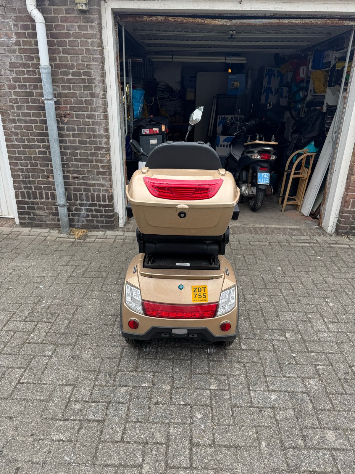 AviZ1000 scootmobiel, Ophalen, Zo goed als nieuw, 16 km/u of meer