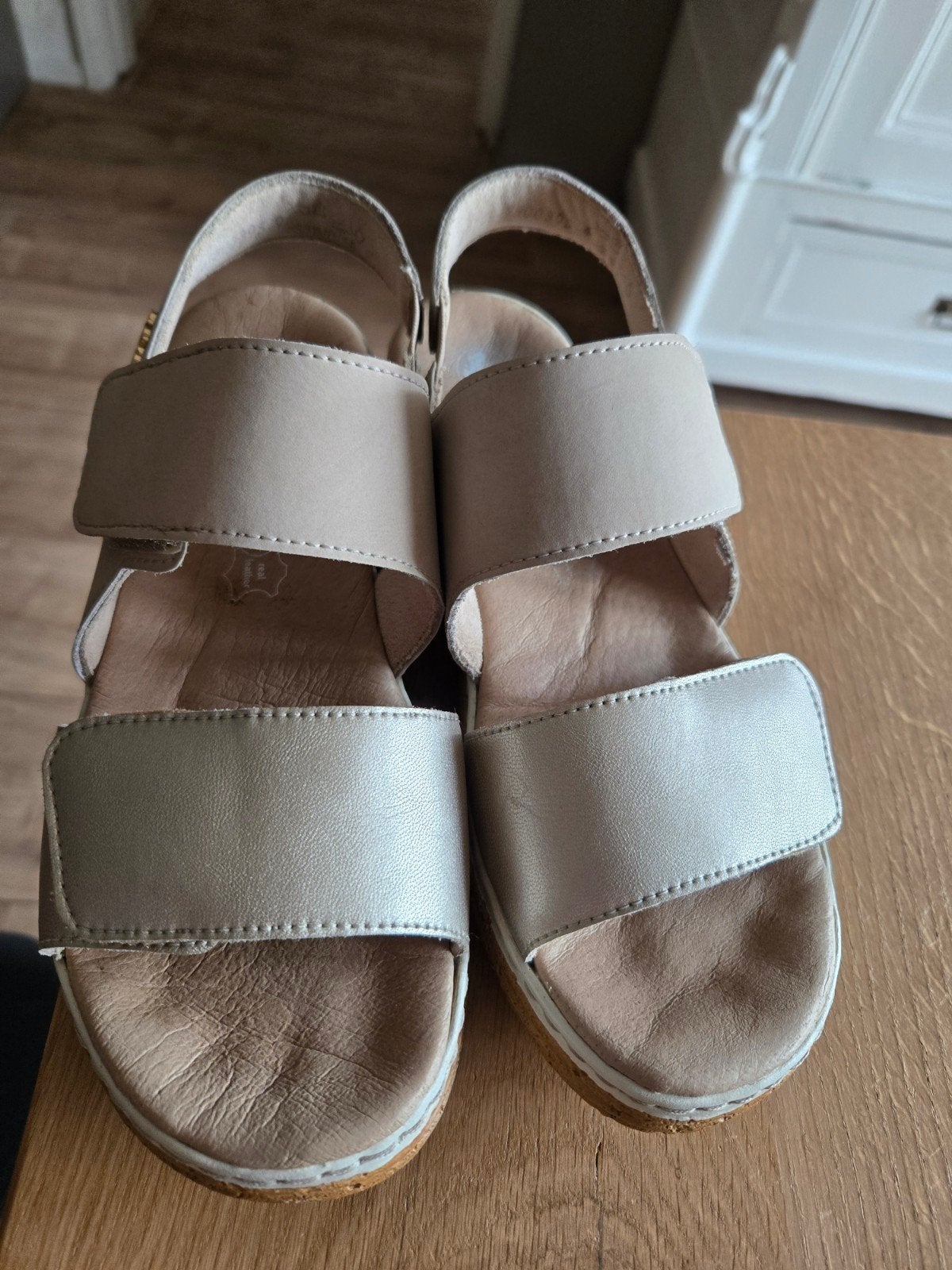Rieker sandalen 38, Kleding | Dames, Schoenen, Verzenden, Beige, Sandalen of Muiltjes, Zo goed als nieuw