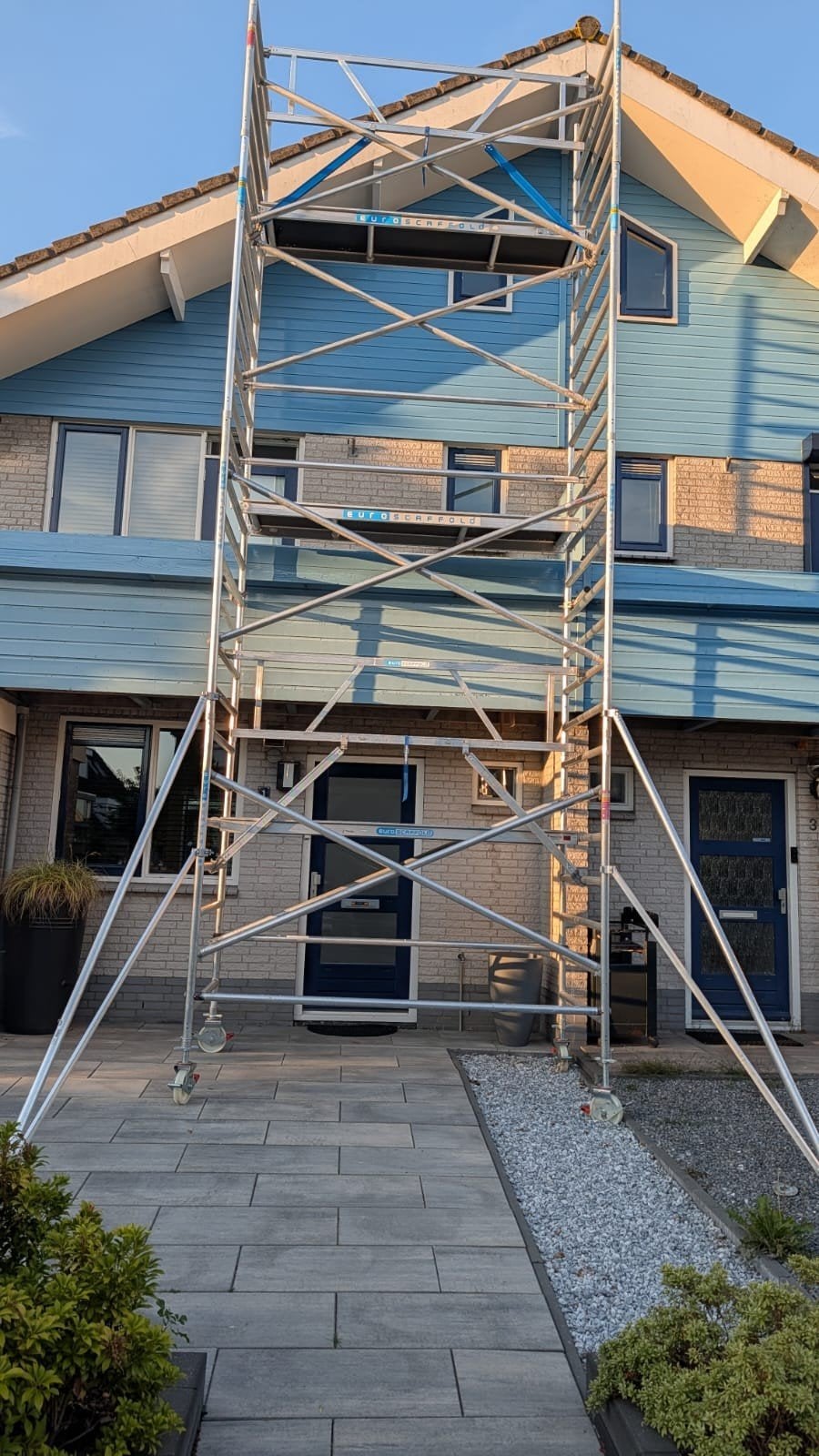 8.2m werkhoogte op aanhanger 195,-huur per week, Ophalen of Verzenden, Zo goed als nieuw, Rolsteiger of Kamersteiger, 5 meter of hoger