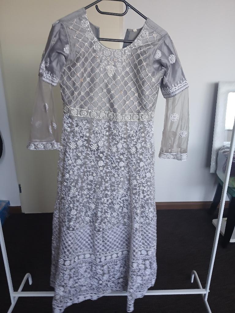 Indiaase kleding, Ophalen, Onbekend, Kleding, Gedragen