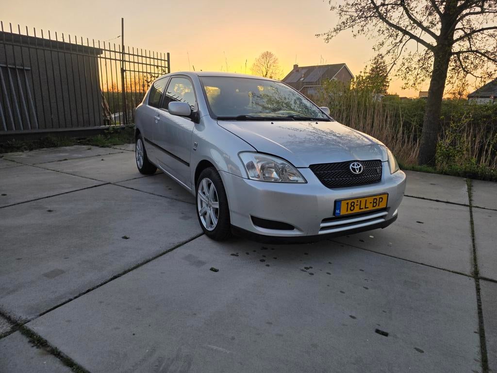 Toyota corolla e12 1.6 vvt-i 3DR airco, Auto's, Voorwielaandrijving, Zwart, 1600 cc, Corolla