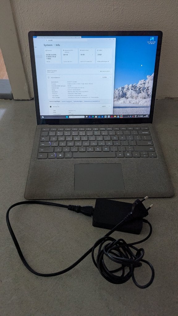 Microsoft Surface Laptop 2 - Intel i5, 256 GB, 2 tot 3 Ghz, Qwerty, 8 GB