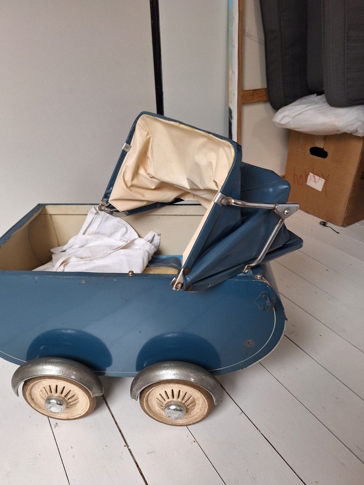 oud poppen wagentje, Verzamelen, Ophalen, Gebruikt, Pop